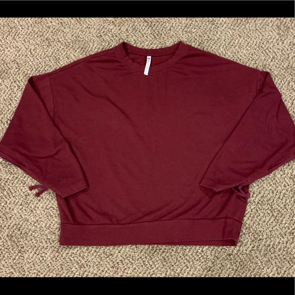 Fabletics Women’s Sadie Scrunch Sleeve Sweatshirt